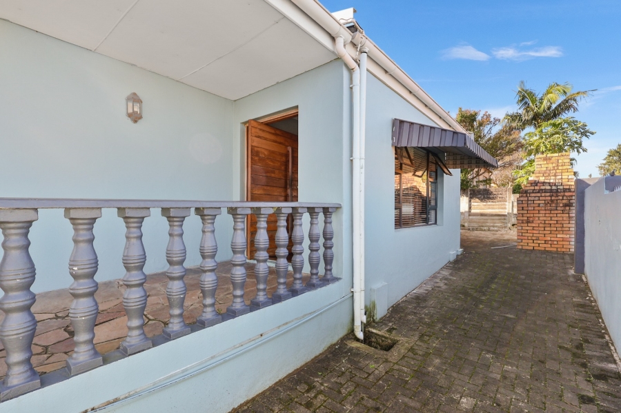 To Let 5 Bedroom Property for Rent in Vincent Eastern Cape